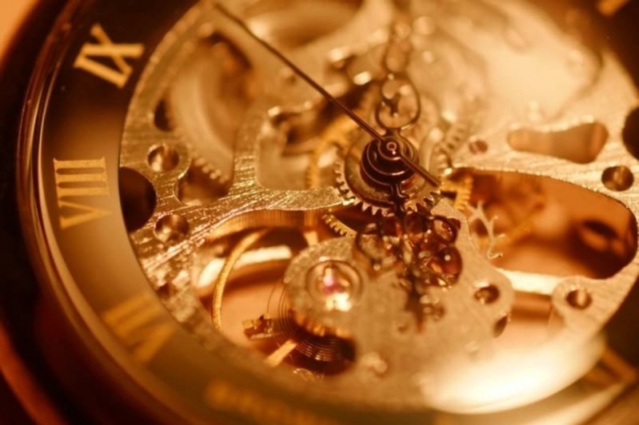 機械式時計とはどんな時計？クォーツとの違いや魅力、おすすめモデル13選も紹介！