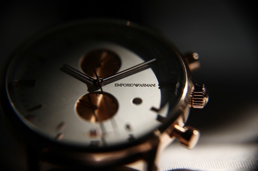 アルマーニのペアウォッチで激安でおすすめ4選を紹介！時計の価格や特徴を比較！