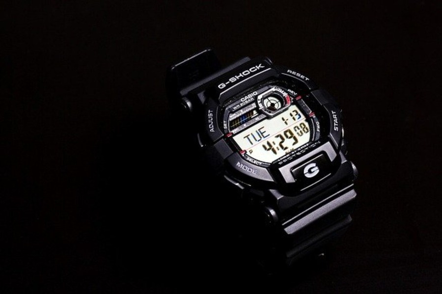 カシオ"デジタル腕時計"の歴史と歴代モデルを紹介！電池交換や時刻合わせの方法も