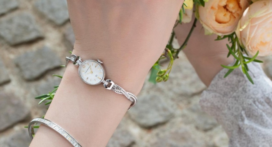 大人の魅力を引き立てる！丁寧に作りこまれた腕時計”Time&Bouquet”