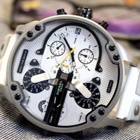 ディーゼル(DIESEL)の腕時計の白モデル3選！価格と口コミも紹介！